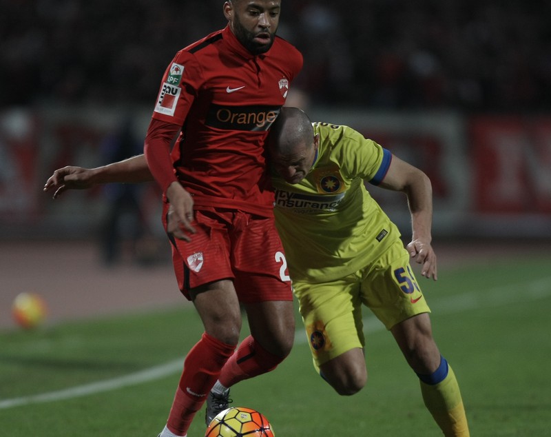 Cupa României, semifinale (tur): Dinamo - Steaua 0-0 ^"Câinii roşii" au cerut două penalty-uri, Stanciu a ţintit bara! / FOTO & VIDEO