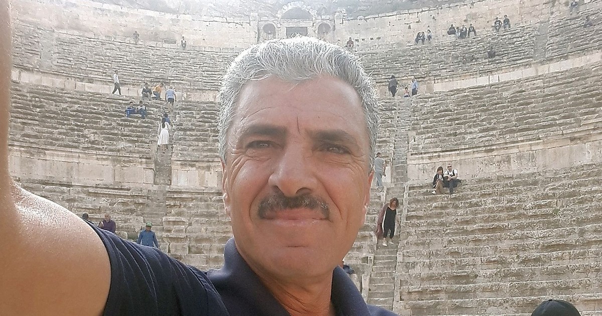 Dragostea unui iordanian fără drept de vot pentru România. ”Îmi doresc să o văd pe cele mai înalte trepte”. Adel Mahadin într-un forum roman din Iordania