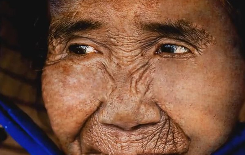 TRANSFORMAREA INCREDIBILĂ a unei FEMEI DE 100 de ani! ARATĂ ca la 20 de ani! | VIDEO
