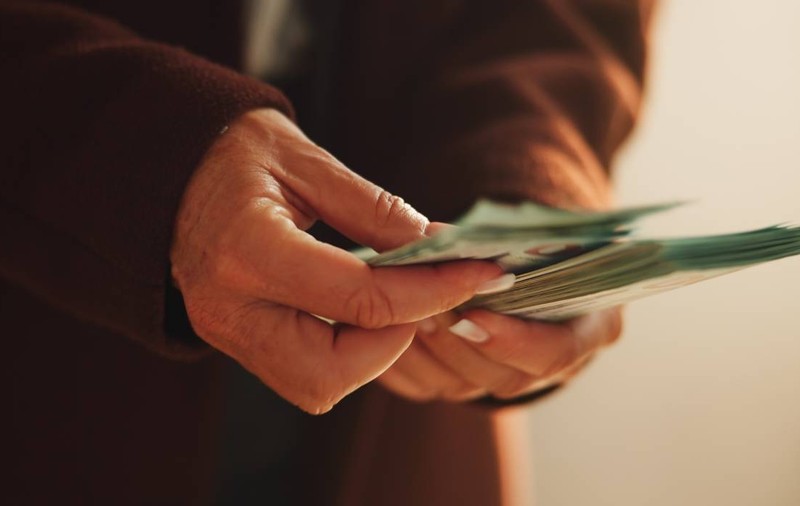 Cum a fraudat statul cu 15.400.000 de lei o firmă cu 250 de angajați care n-a declarat 350.000 de ore de muncă