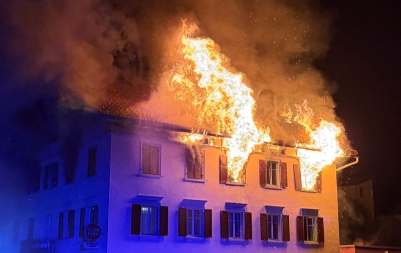 Doi români au murit în urma incendiului din Elveția de săptămâna trecută, anunță MAE