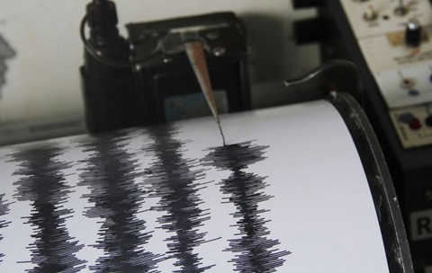 seismograf inregistrand activitate seismica