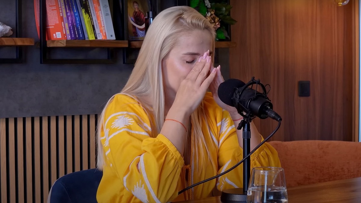 Elena, fosta soție a lui CRBL, în lacrimi
