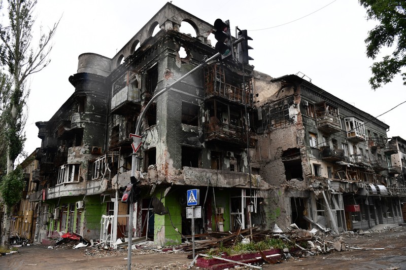 Blocuri de locuințe distruse, în Mariupol, iunie 2022 | Foto: Profimedia