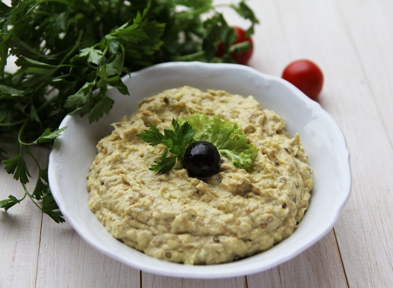 Salată tradițională de vinete coapte