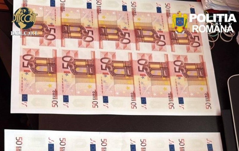 Un italian a învățat 3 români să falsifice bancnote: au construit o fabrică de bani falși la Suceava și i-au dus apoi în Bulgaria