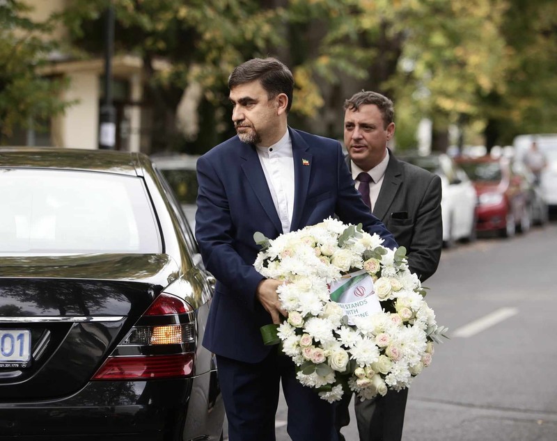 Reprezentanți diplomatici din circa 20 de state își exprimă solidaritatea cu poporul palestinian, la o manifestație în fața Ambasadei Palestinei la București