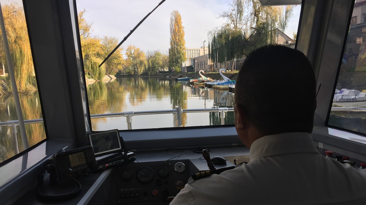 Povestea tristă a vaporașelor de pe Bega cumpărate de primărie și ținute la mal de birocrație