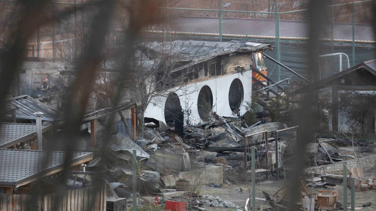 Urmări ale incendiului de la "Ferma Dacilor", Tohani, jud. Prahova, 27 decembrie 2023. Foto: Inquam Photos / Bogdan Buda