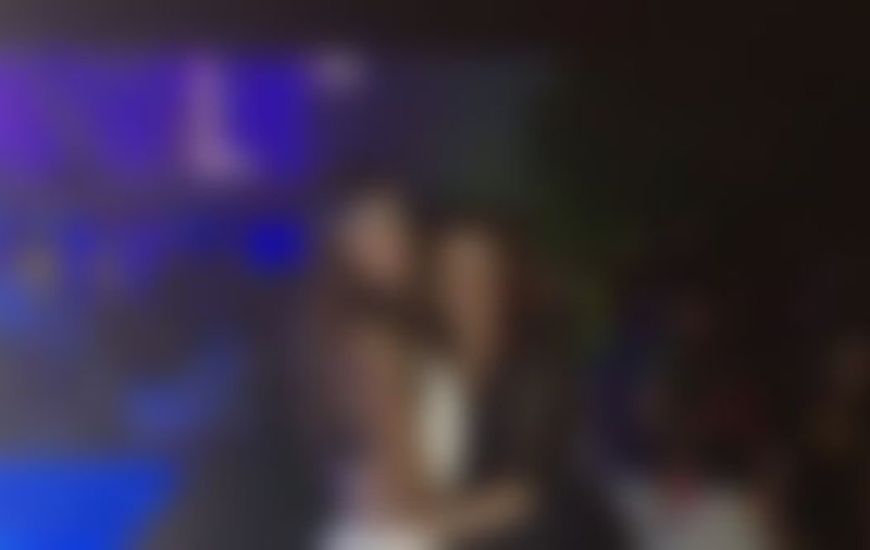 BIANCA, în ÎMBRĂŢIŞAREA care a stârnit nebunia fanilor. Pe cine strânge în braţe roşcata