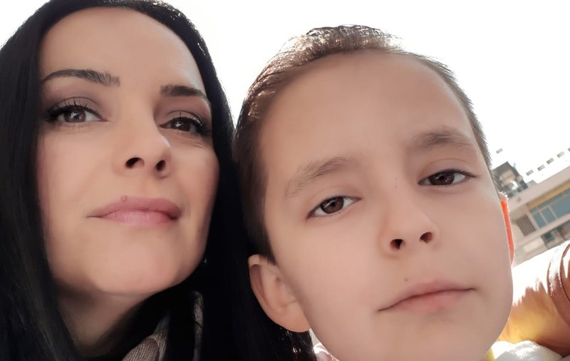 Magda Vasiliu trece prin momente delicate. Fiul fostei prezentatoare de la Prima TV și-a fracturat un picior și a fost operat: "Va urma recuperarea"