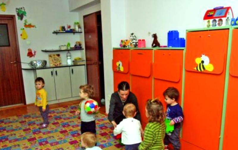 Discriminare la înscrierea la creșe, în Iași. Ce documente trebuie să aducă părinții să primească PUNCTE pentru copii!