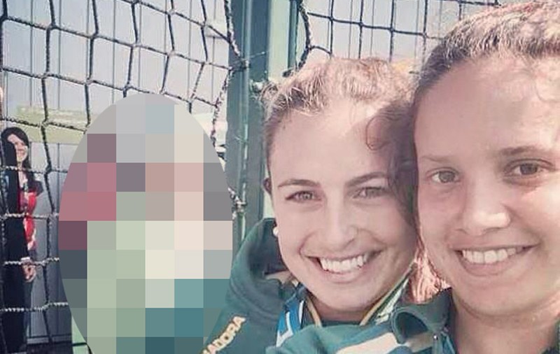 Cel mai tare selfie! Au avut parte de o surpriză colosală când au văzut cine era în spatele lor | FOTO 