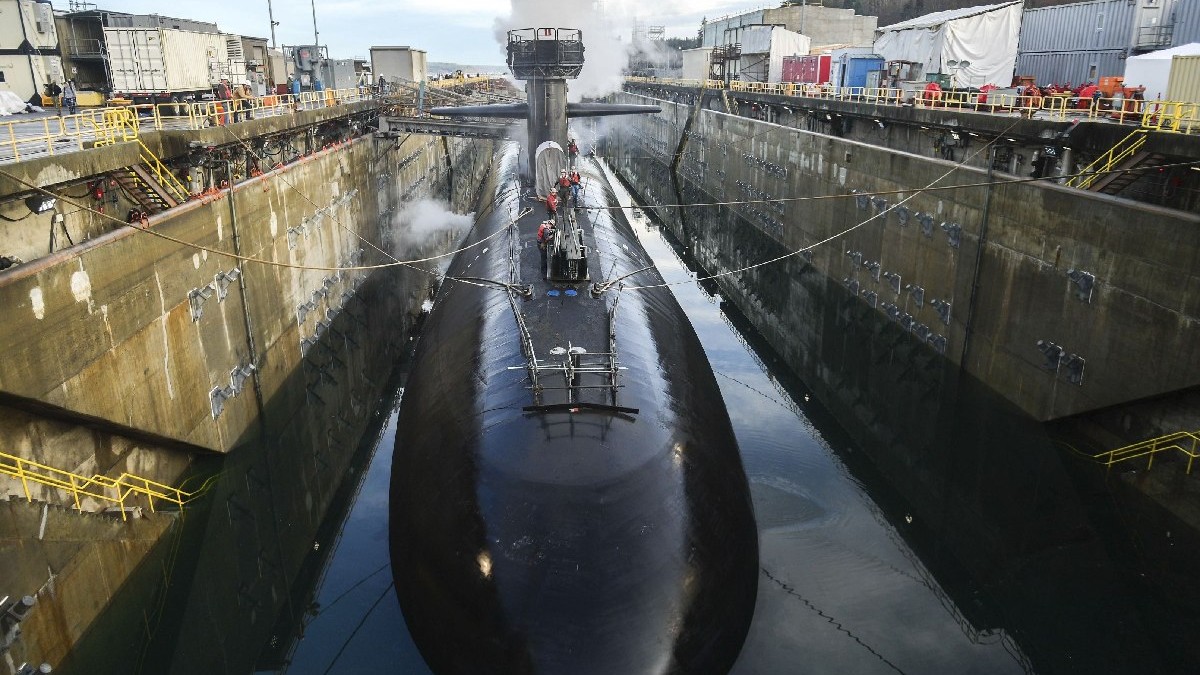 29 decembrie 2023, Bremerton, Wa, Statele Unite: Submarinul cu rachete balistice USS Nevada din clasa Ohio al Marinei SUA, cu putere nucleară, este andocat în docul uscat Delta Pier la Trident Refit Facility Naval Bangor la Base Kitsap Bremerton, 29 decembrie 2023 în Bremerton, Washington.