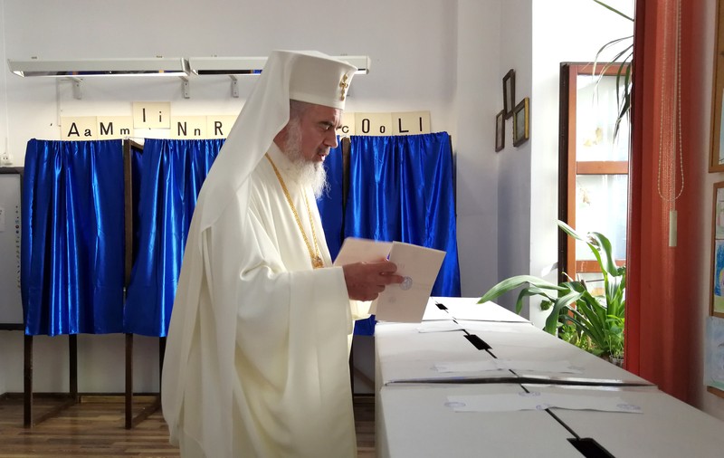 VIDEO | Preafericitul Daniel a votat şi la Referendum. Mesajul transmis de Patriarh de la urne
