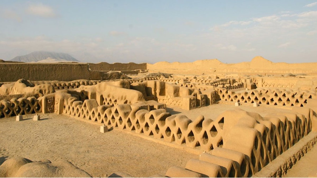Situl UNESCO Chan Chan din Peru
