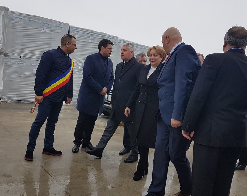 UPDATE. Premierul Viorica Dăncilă, vizită oficială în Dâmbovița; Autoritățile locale s-au plâns de starea infrastructurii și au cerut mall și stadion în Tâtrgoviște (FOTO)