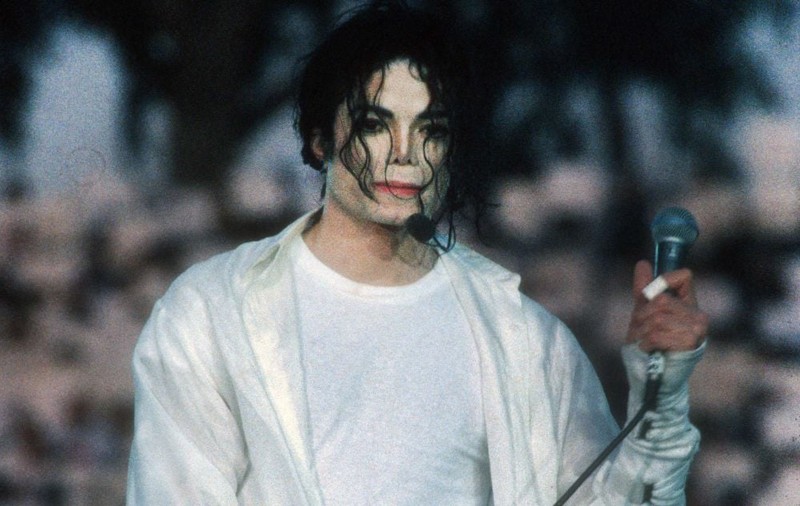 FOTO | Decizia luată de Louis Vuitton după difuzarea documentarului privind presupusele abuzuri împotriva unor copii comise de Michael Jackson