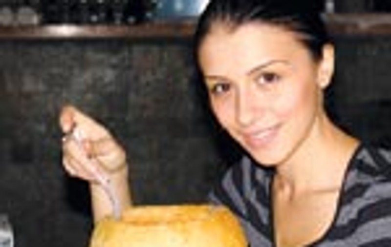 Betty de la Etnic adora ciorba-n paine
