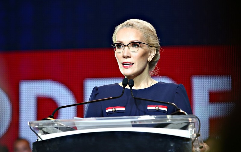 Portret de candidat.Cine este Ramona-Ioana Bruynseels. A doua femeie care vrea să ajungă în fruntea statului, după Viorica Dăncilă, a lucrat în aparatul de stat al Guvernului