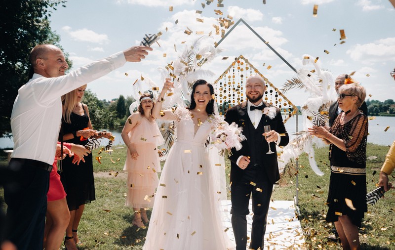 Cum să combini eleganța și funcționalitatea în invitațiile de nuntă