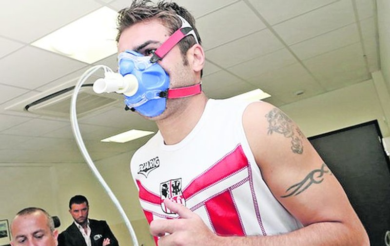 Adrian Mutu a fost supus unor investigaţii medicale complexe, înainte de a semna cu Ajaccio