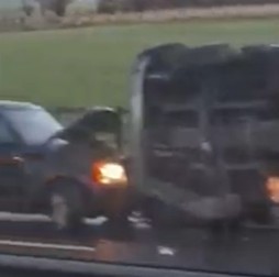 Camionul răsturnat condus de Bogdan, lovit în plin de un SUV. Foto: Captură video
