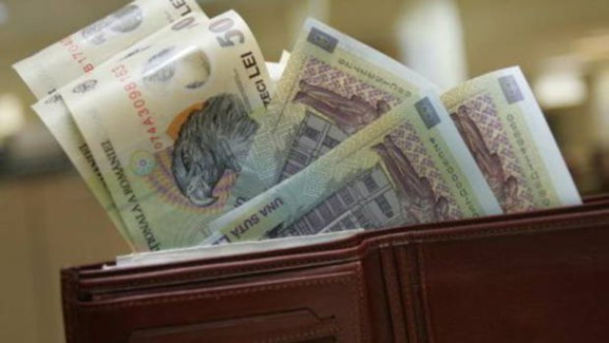 Avertisment: statul cheltuie dou[ treimi din banii colectați din taxe și impozite pe salariile bugetarilor, pensii și ajutoare sociale