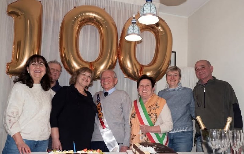 Un italian de 100 de ani și-a reînnoit permisul de conducere: „Este tânăr la suflet, vioi și elegant”
