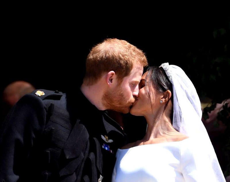 FOTO | O rudă a Prințesei Diana avertizează: Mariajul prințului Harry nu va dura. Familia regală o va distruge pe Meghan