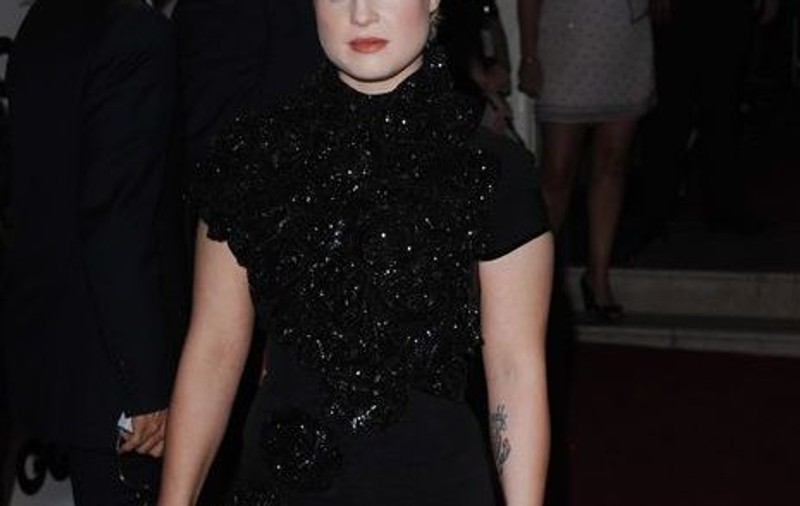 Hugh Hefner o vrea pe Kelly Osbourne în Playboy