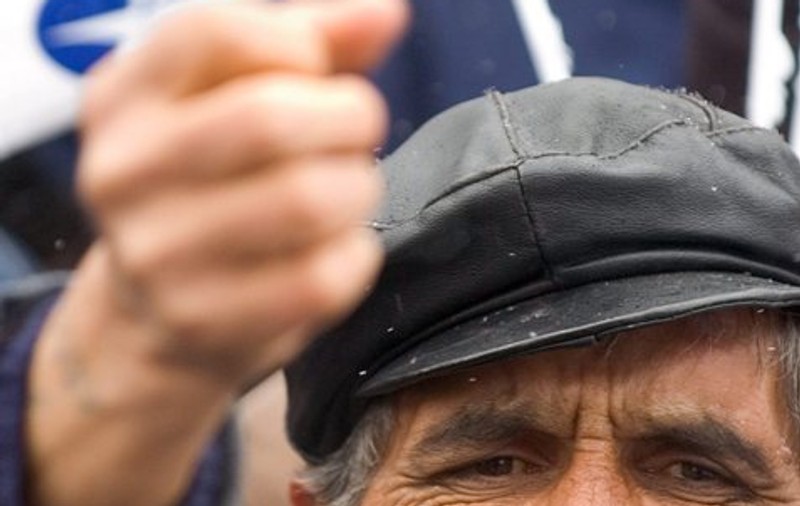 Ţiganii protestează în Franţa: ”Vrem să muncim!”