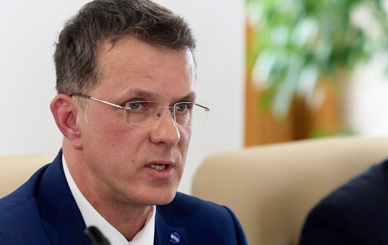 PNL se spală pe mâini în scandalul CV-ului lui Ionuț Moșteanu: „Nu este în regulă, dar nu este ministrul nostru”