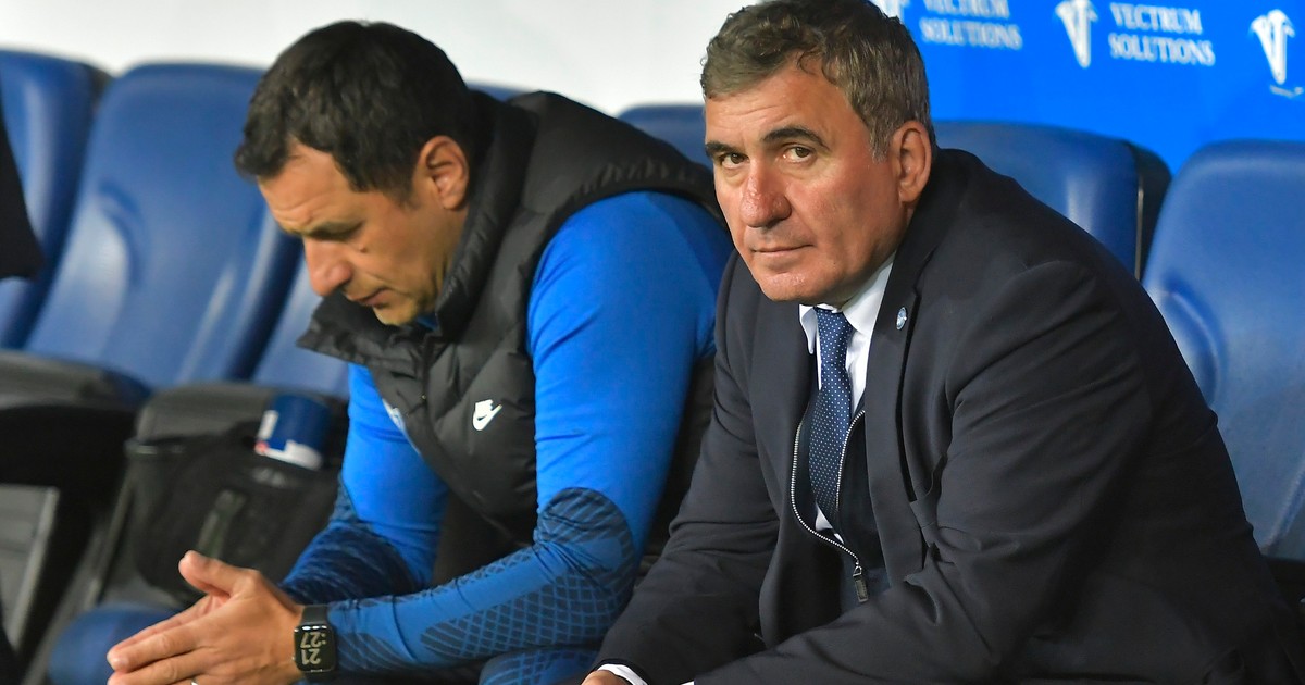 Gheorghe Hagi pe banca la meciul de fotbal dintre Universitatea Craiova si Farul Constanta, contand pentru Play-off-ul Superligii Superbet, desfasurat pe Stadionul Ion Oblemenco din Craiova, sambata 13 mai 2023.