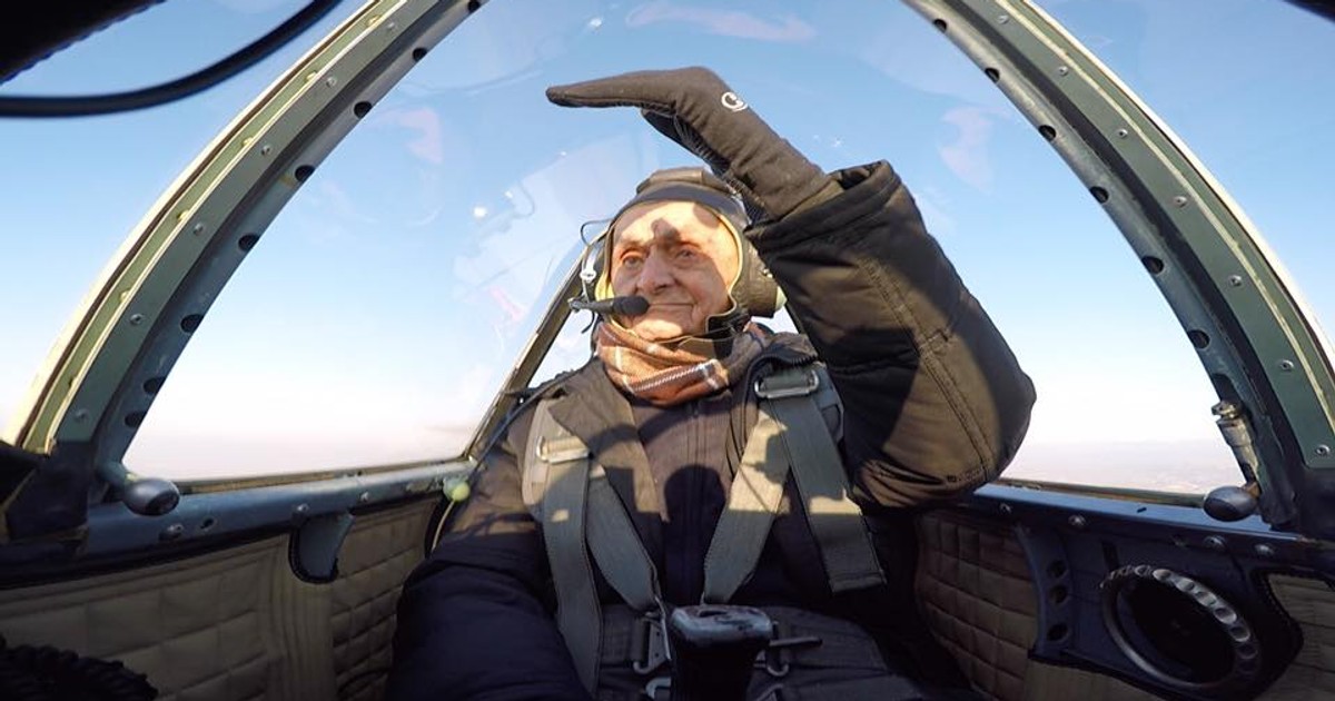 Un pilot din Al Doilea Război Mondial a zburat de Centenar deși are 99 de ani