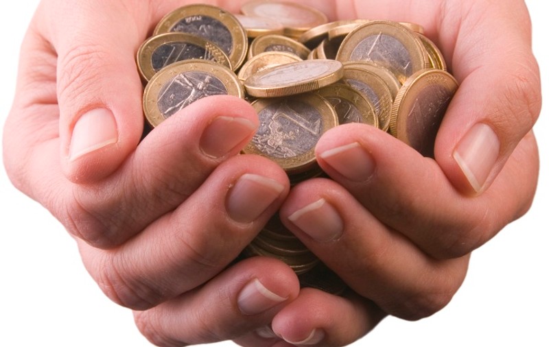 România e singura ţară din UE în care salariul minim a scăzut în 2010