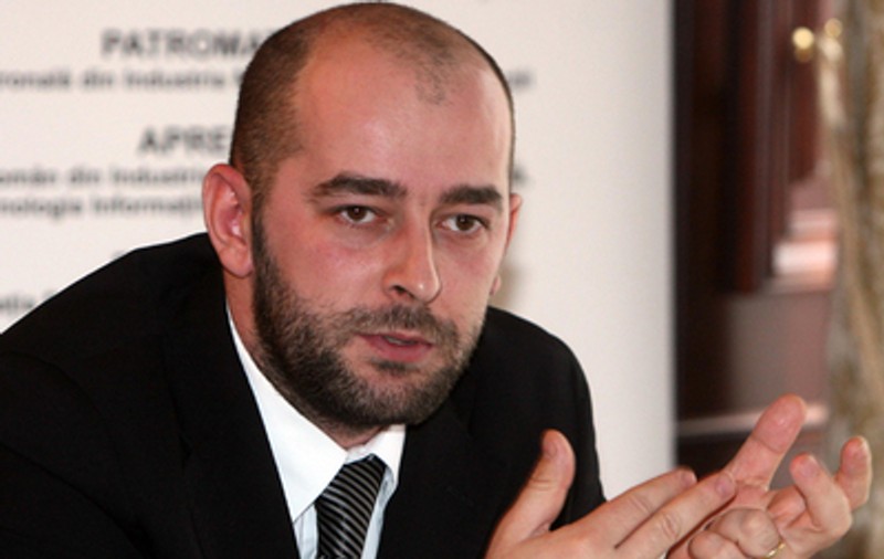 ”Atestatele pentru şoferii de autocare se dau pe bani. Accidente s-ar putea produce zilnic!” Vezi cine zice asta 