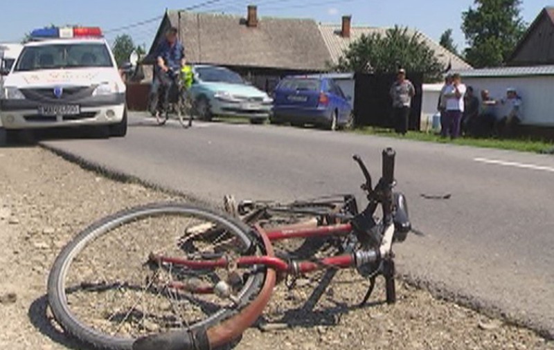 Un biciclist a rănit grav o persoană pe o trecere de pietoni în Cluj și e căutat de Poliție