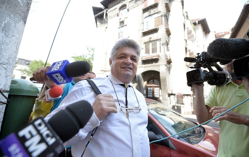 Procesul Secureanu. Managerul judecat pentru corupție a spus că lipsesc martorii și s-a dat amânare. Ei așteptau afară