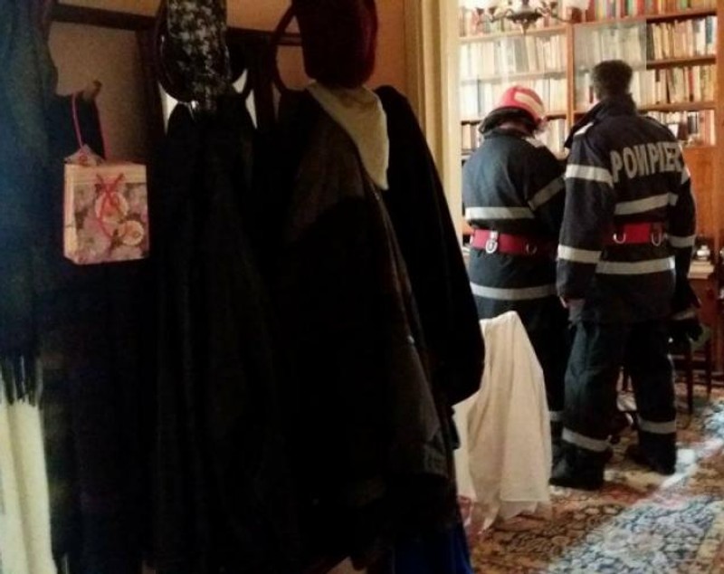 Explozie în Brăila. Doi oameni, răniți după ce un apartament a sărit în aer