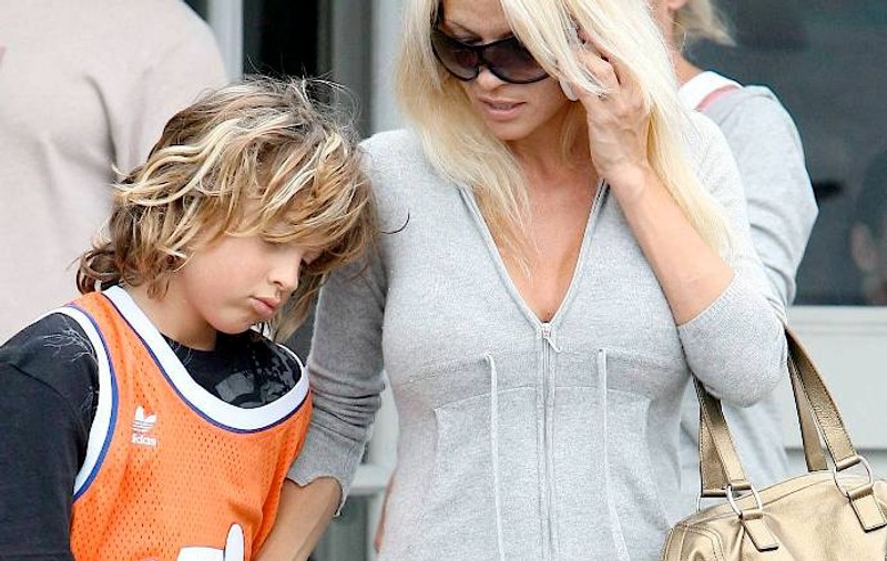 Băieţii Pamelei Anderson sunt nişte golani