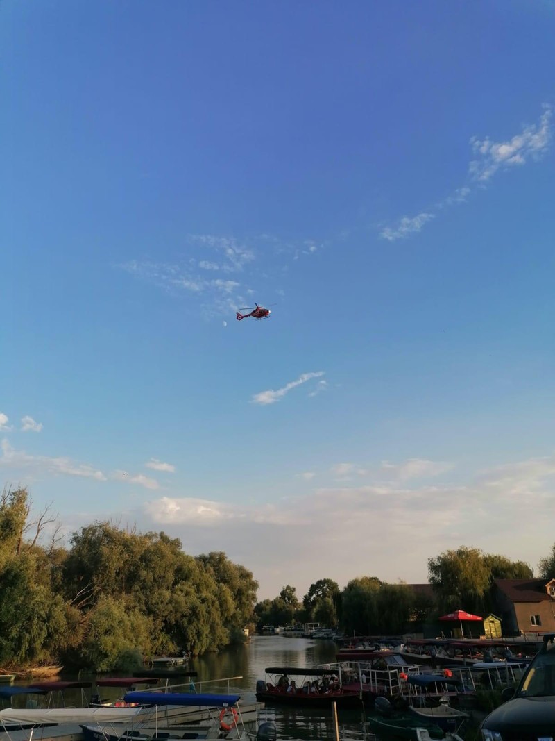 La locul accidentului a fost trimis și un elicopter | FOTO: ISU Tulcea