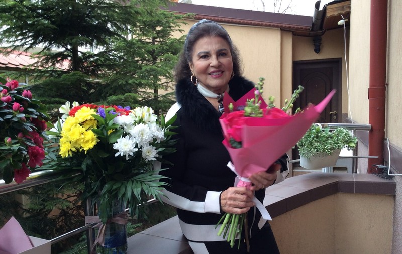 Irina Loghin merge des în piața Obor din București. Ce cumpără de acolo, în afară de carne: „Găsești o varietate, le mănânc așa sau le gătesc”