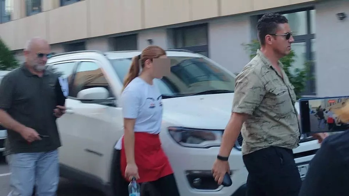 VIDEO Suspecta principală în cazul crimei din Mangalia a fost reținută de procurori. Tânăra și-a recunoscut fapta