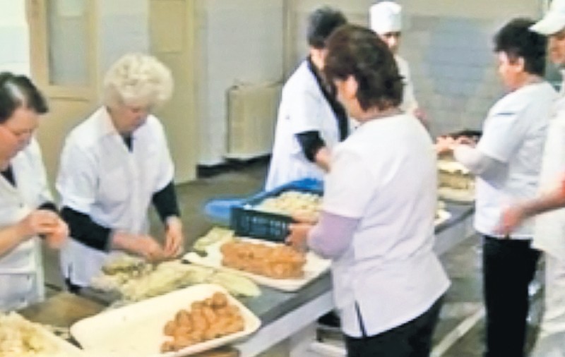 Deţinuţii de la Jilava au gătit 4.000 de sarmale