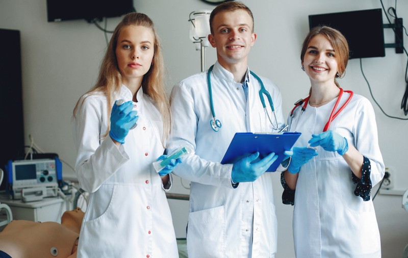 De la spital de stat la cabinet privat: cum se schimbă responsabilitatea costurilor pentru personalul medical