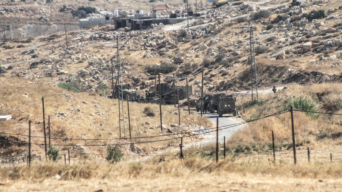 Vehicule militare israeliene în Cisiordania Foto: Profimedia