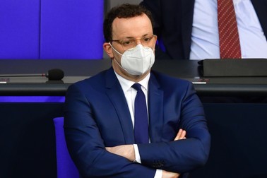 Ministrul sănătății, Jens Spahn. Fotografie via EPA-EFE/CLEMENS BILAN