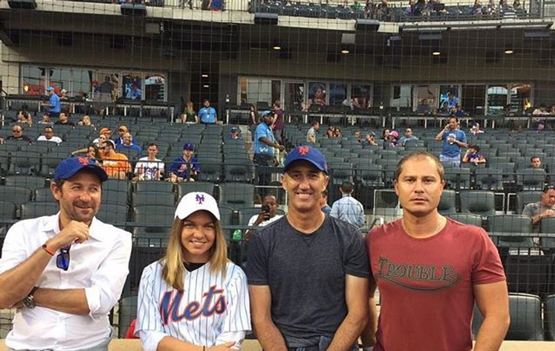 Simona Halep a trecut la baseball. Sportiva a avut prima aruncare la meciul dintre New York și Arizona / VIDEO