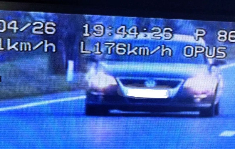 O tânără a uitat cozonacii în cuptor și a condus cu 176 de km/h, dar a fost prinsă de radar pe DN 38, în Constanța